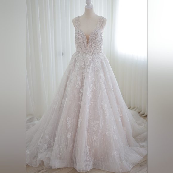 Dresses & Skirts - Bride  2022 dress